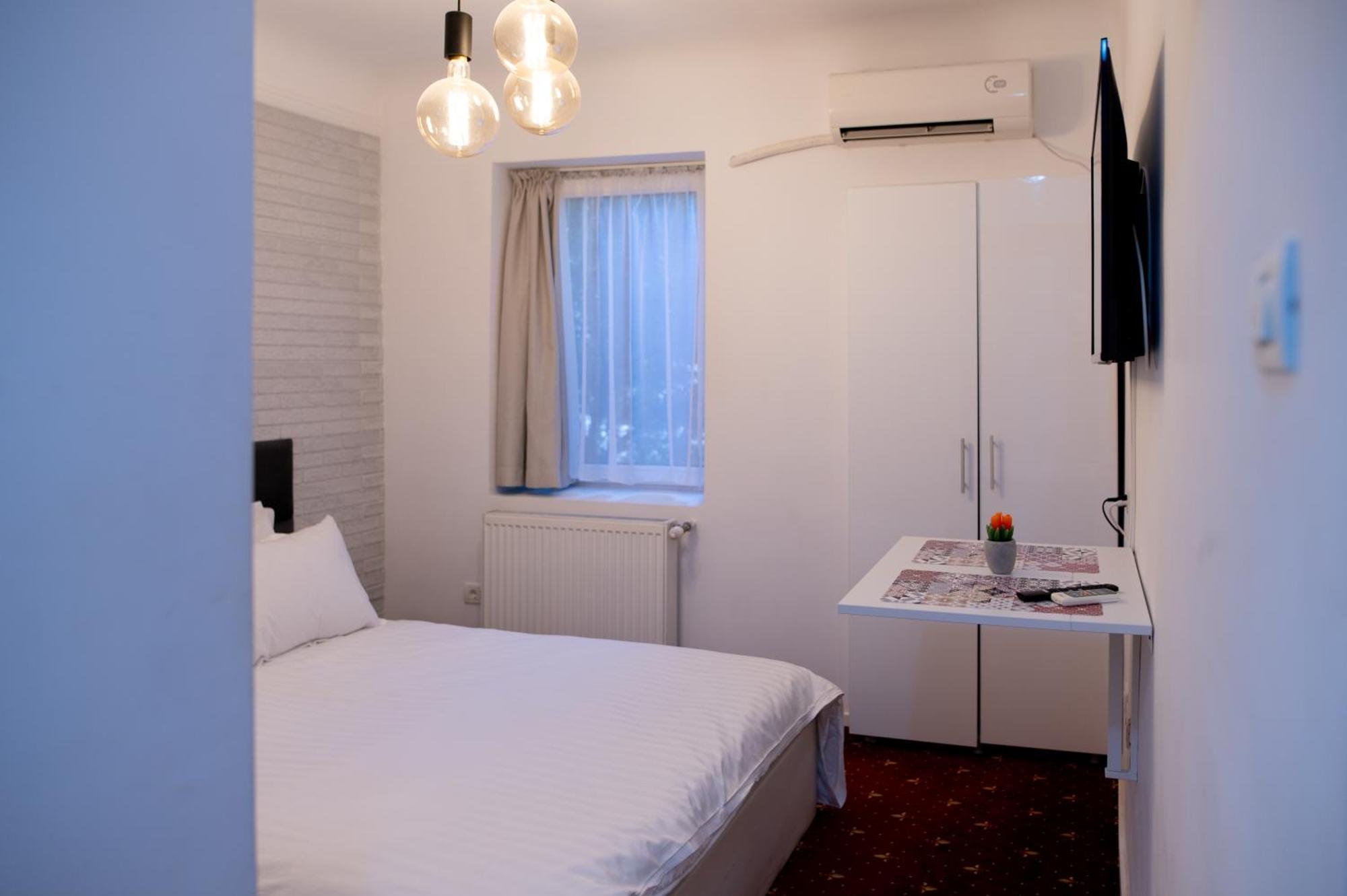 Moise House - Kosher Aparthotel Бухарест Экстерьер фото