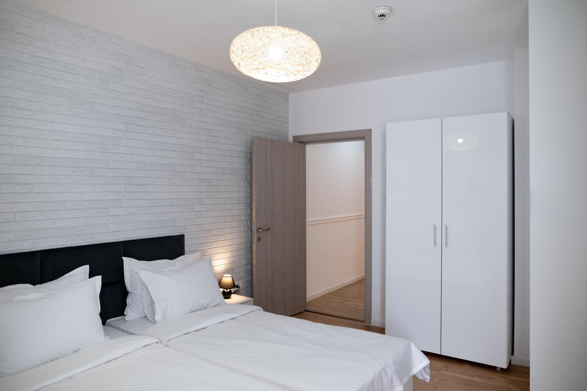 Moise House - Kosher Aparthotel Бухарест Экстерьер фото